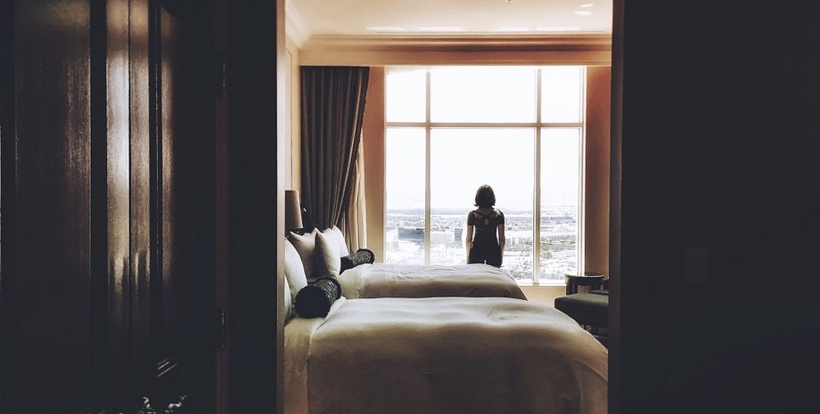 Чемодан, багаж, путешествие, поездка, гостиница, сборы, номер в отеле, гостиница, безопасность, соцсети, советы