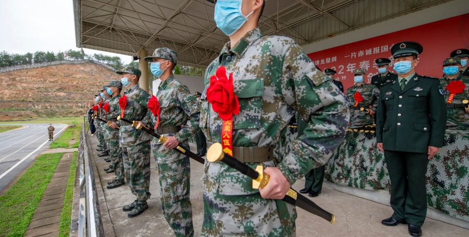 солдаты китайской армии