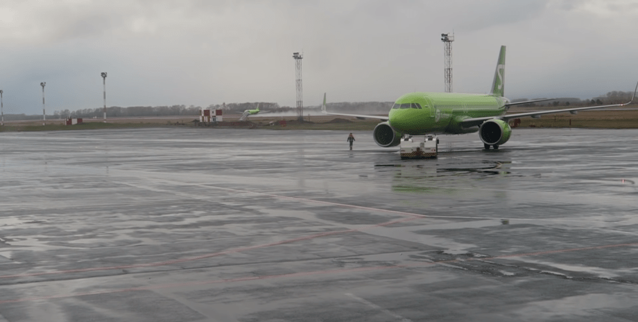 Boeing 737 MAX 8 авіакомпанії S7 Airlines Boeing 737, S7 Airlines, літак, пожежа, загоряння, Росія, РФ, авіація, аеропорт, Новосибірськ, фото
