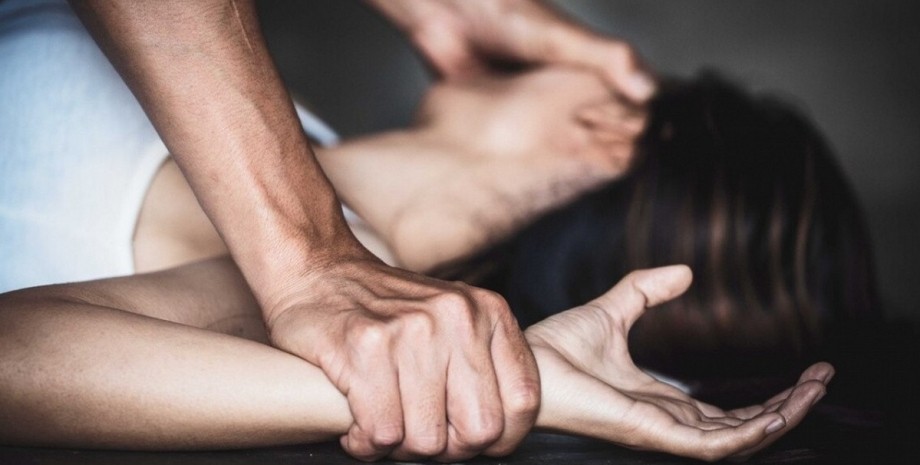 насильникам дали наказание — 2 года условно изнасилование, приговор, суд, новости закарпатья, изнасилование девушки в селе на Закарпатье