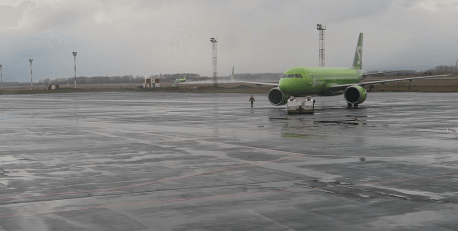 Boeing 737, S7 Airlines, літак, пожежа, загоряння, Росія, РФ, авіація, аеропорт, Новосибірськ, фото