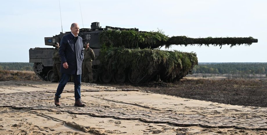 Олаф Шольц и леопард