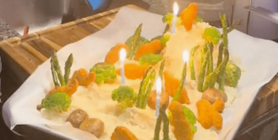 торт, свечи, овощи, блюдо