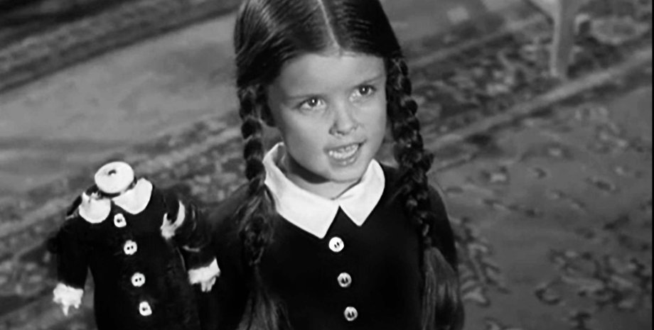 лиза лоринг, уэнсдей аддамс, уэнздей аддамс, актриса умерла, семейка аддамс