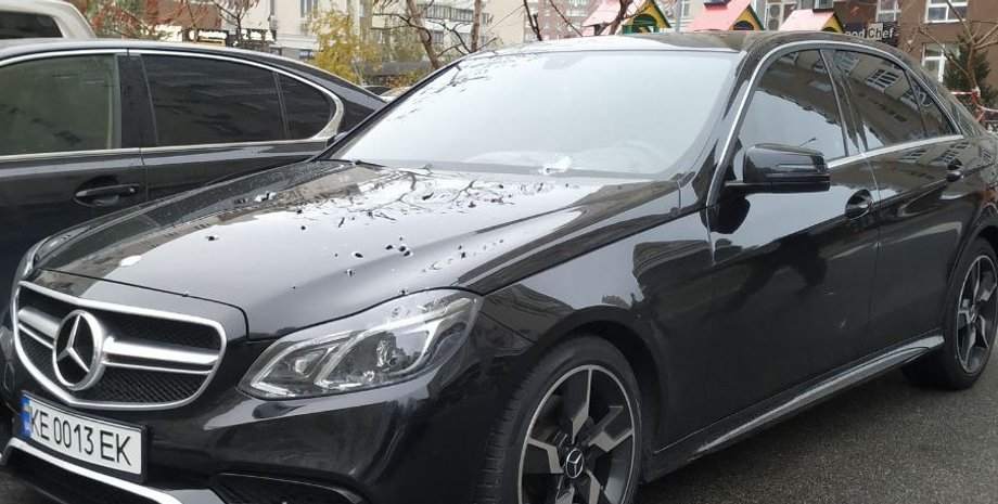 стрельба, Позняки, Киев, автомобиль Mercedes, автомат Калашникова, АК47