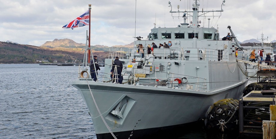 Британія передасть Україні військові кораблі