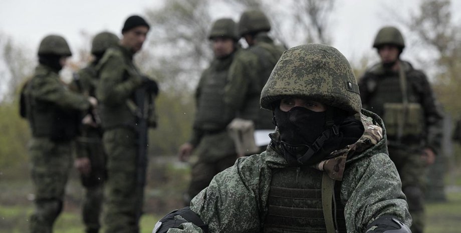 Para propagarse: los grupos de infantería rusos atacan a los pequeños Shcherbaki...