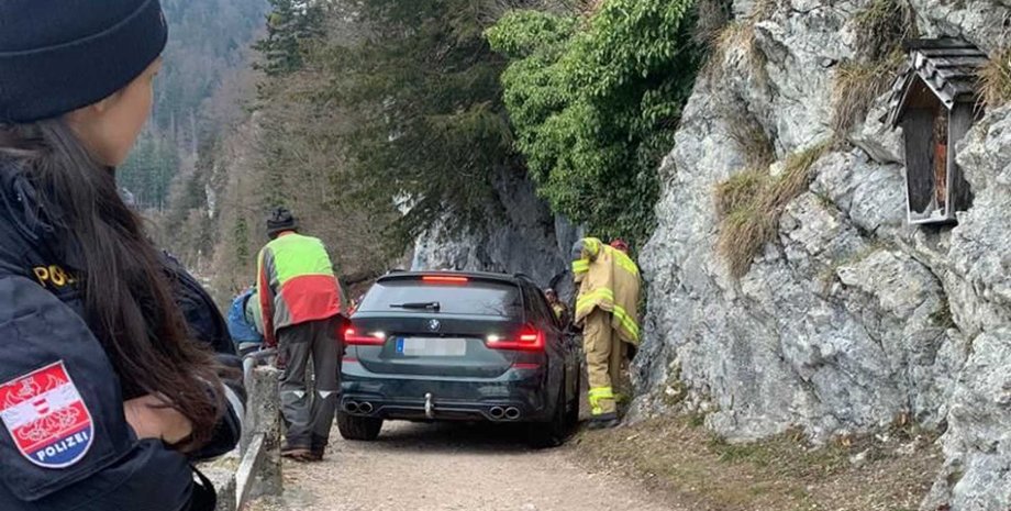 BMW, Alpina, Alpina B3 Touring, Инцидент, Застрял, Юмор, Водитель, Авто, Автомобили, Фото, Австрия