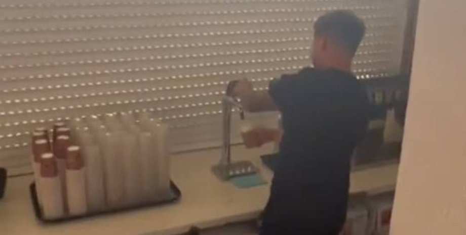 Прихований бар у готелі, бар, готель, секретне вікно, прихований прохід, все включено, соцмережі, знайшов бар, відпочинок, відпустка, сім'я