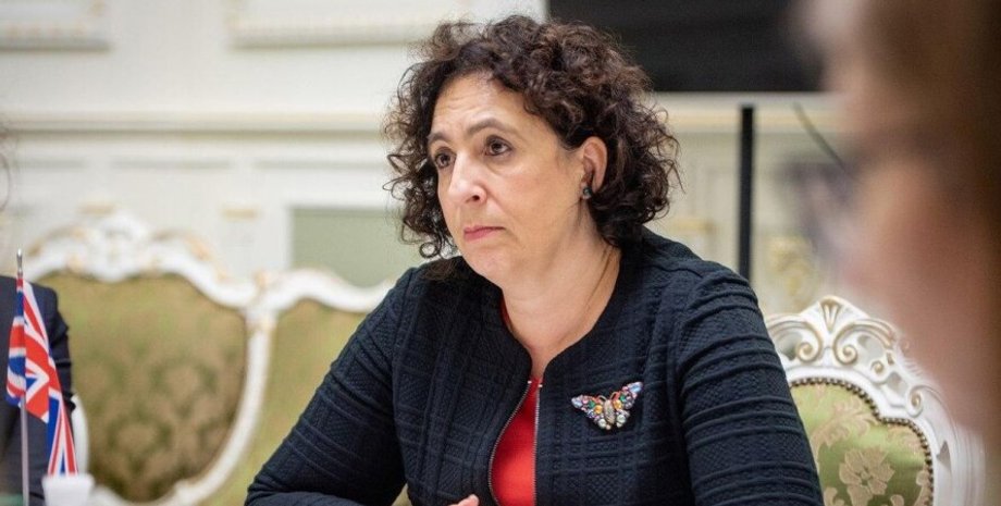 Мелинда Симмонс , Леся Украинка, Украинский язык, Поэтесса, Переводчица, Посол Великобритании