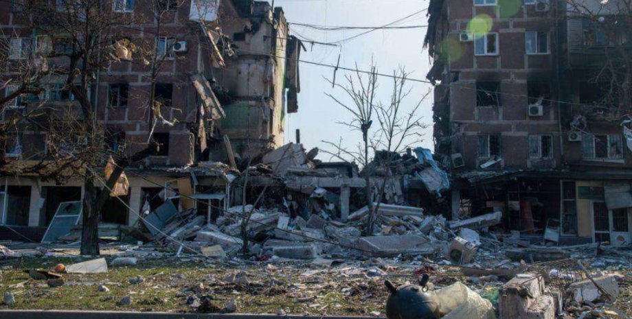 зруйнований будинок