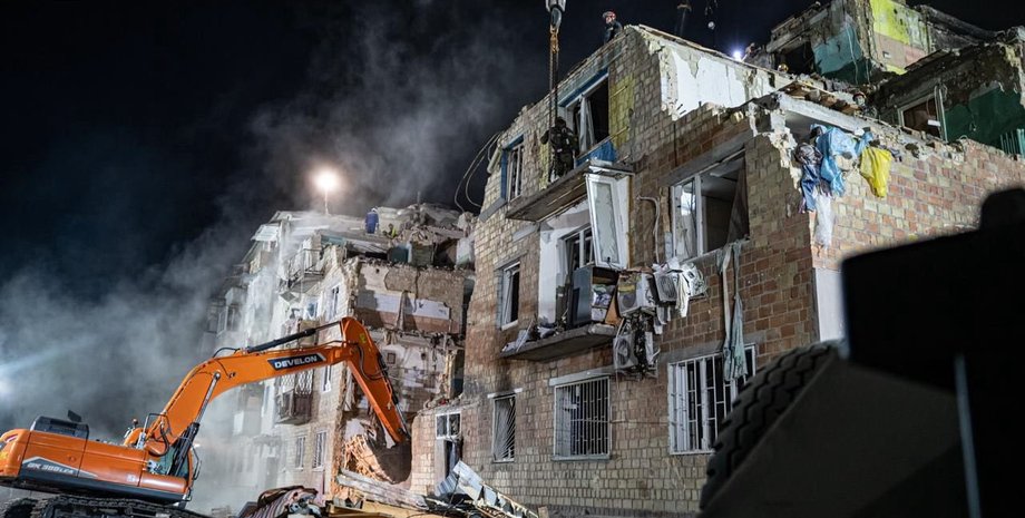 Россияне разрушили дом в Киеве