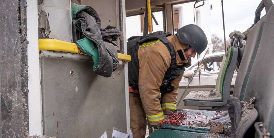 Удар РФ по Сумам, автобус, обстрел, Сумы, фото