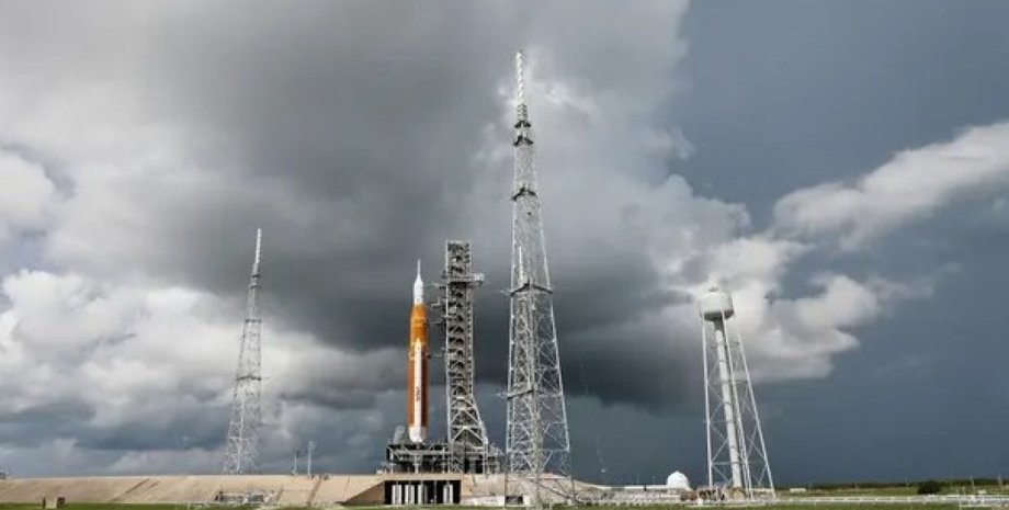 космічна ракета, SLS
