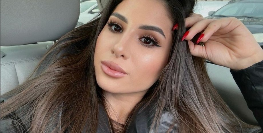 Співачка SKYLERR, SKYLERR