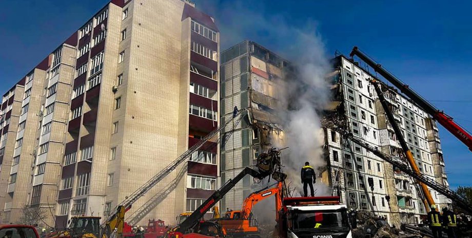 Умань, ракетный удар Умань, Умань удар по дому, девятиэтажка Умань