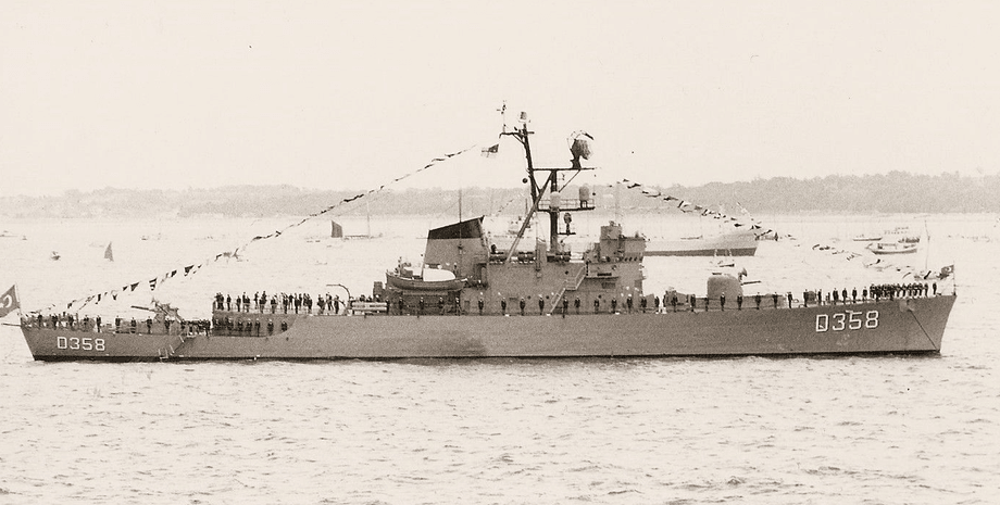 фрегат, турецкий фрегат, Фрегат Berk (D358), военное ретро фото,