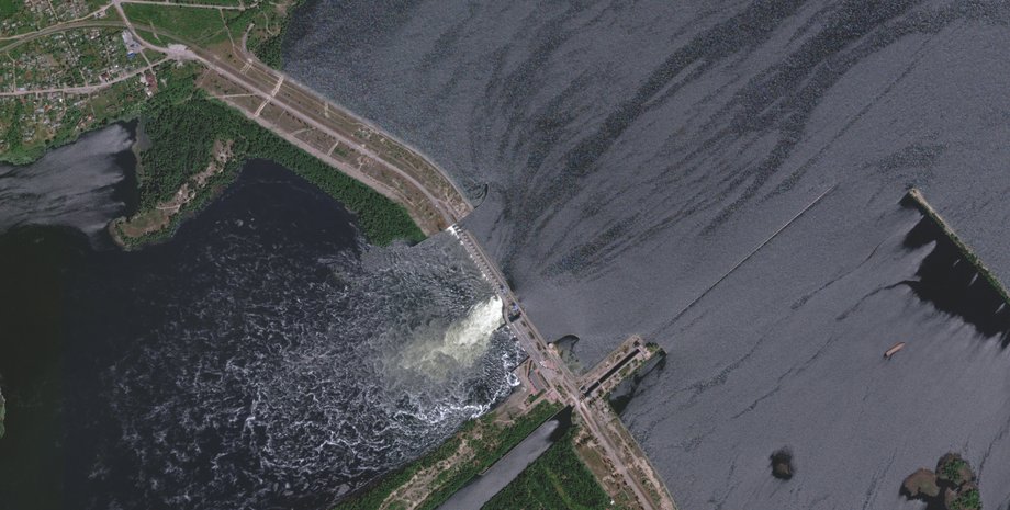 нова каховка, гес, підрив гес, супутниковий знімок