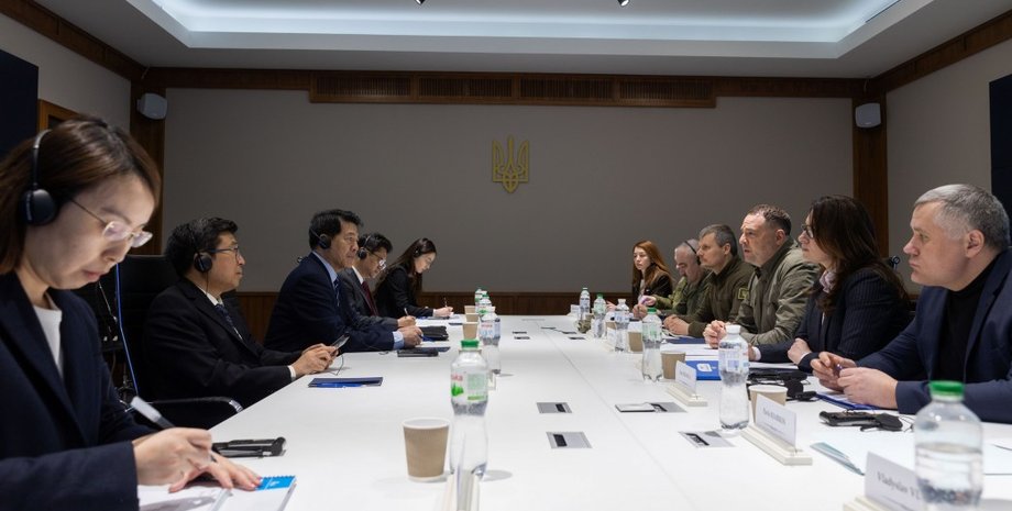 ОП, Андрій Єрмак, Лі Хуей, Китай Україна