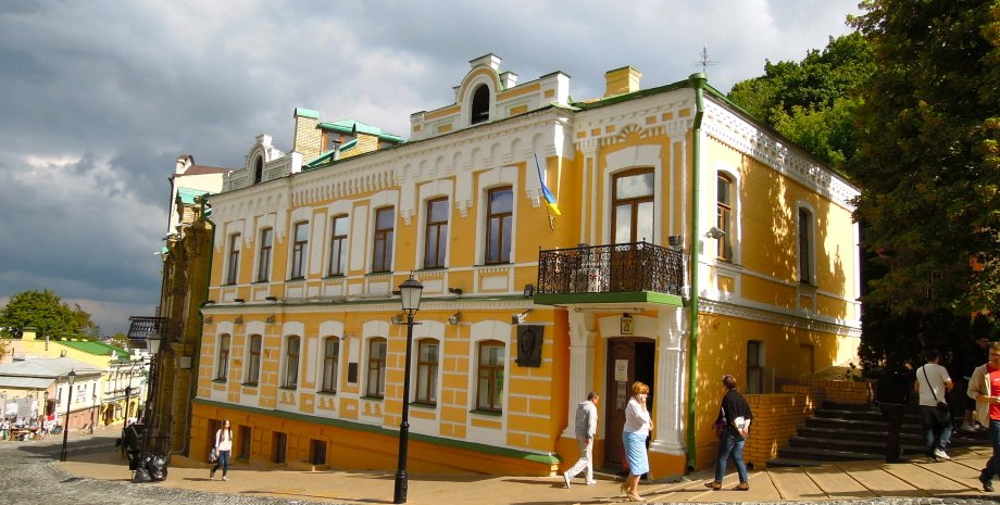 Дом-музей Булгакова в Киеве, музей булгакова, дом булгакова, дом булгакова киев, музей булгакова киев