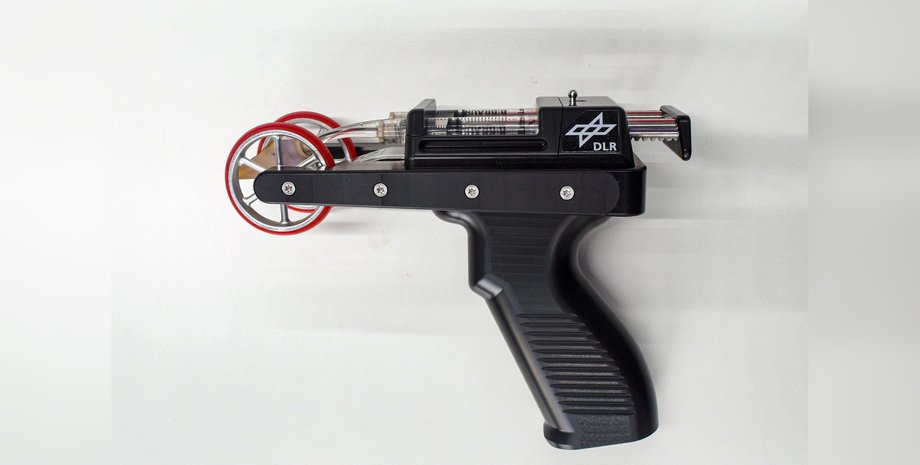 биопистолет, космонавты, МКС,