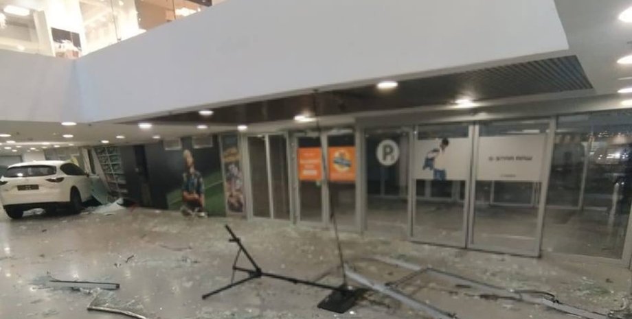 ДТП в ТРЦ Ocean Plaza