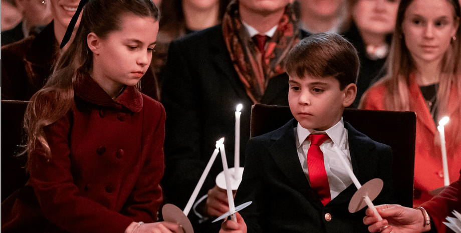 Принцесса Шарлотта, принц Луи, кейт миддлтон, бант на волосах, королевская семья британии, рождественский концерт