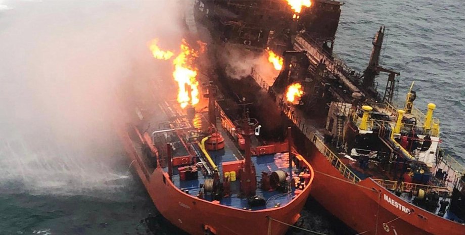 Пожар на российских танкерах в Керченском проливе / Фото: РИА Новости