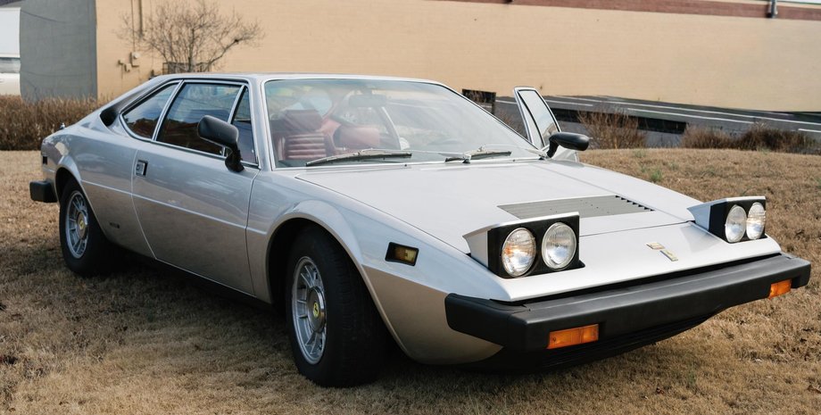 Ferrari Dino 308 GT4