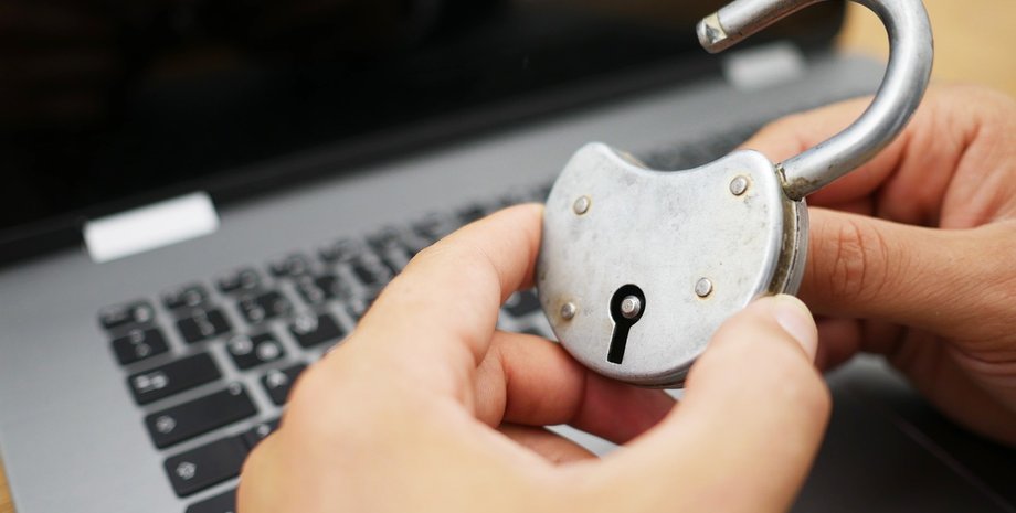 Пароль, кибератака, Киевстар, безопасность, сбой в работе Киевстар, ноутбук, замок