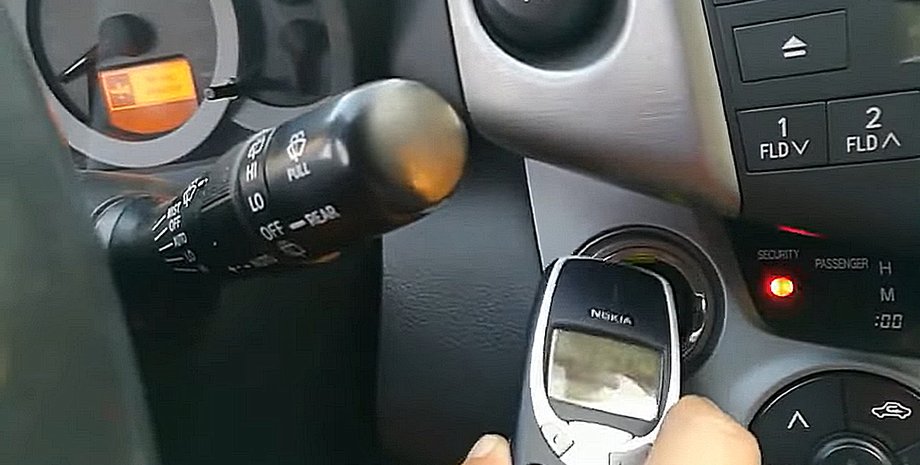 викрадення, автозлодії, викрадення машин, Nokia 3310