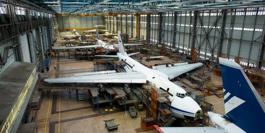 літак Ан-124 руслан