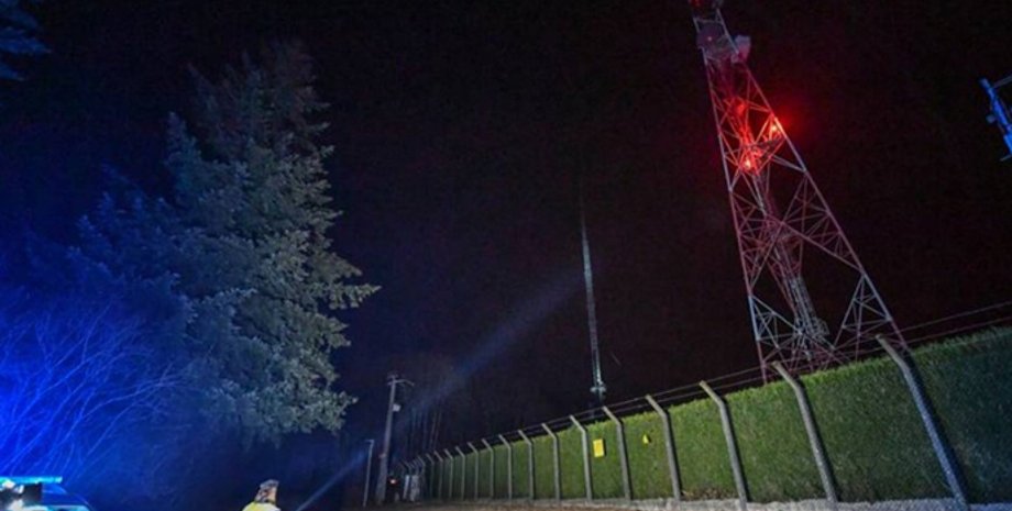 Вышка, мобильная, связь, 5G, поджег, франция