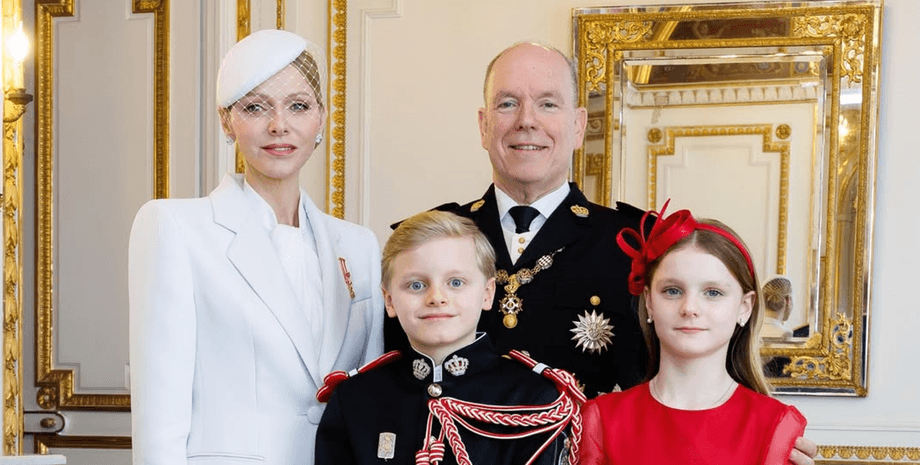 Князь Монако з родиною