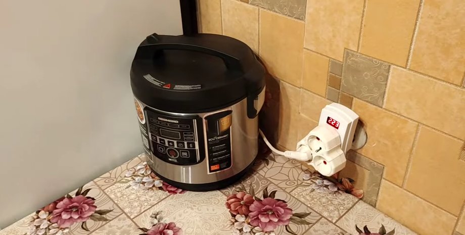 Реле напруги захищає холодильник