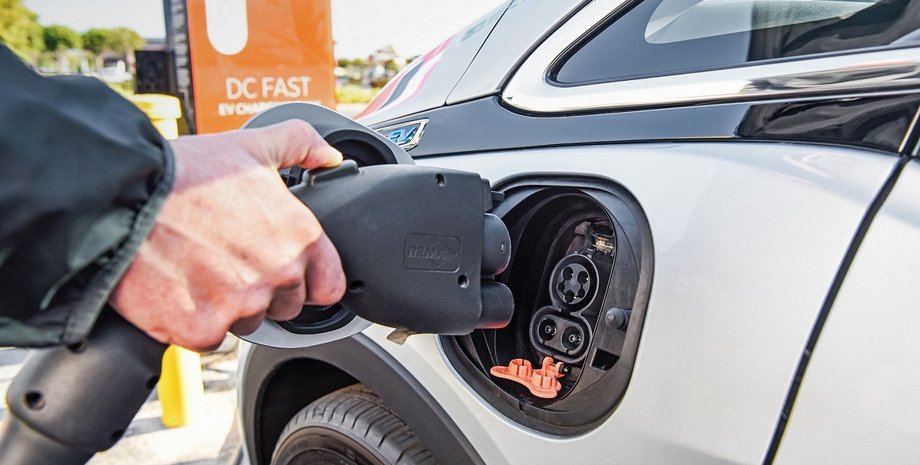 електромобілі зарядка зарядка електромобілів