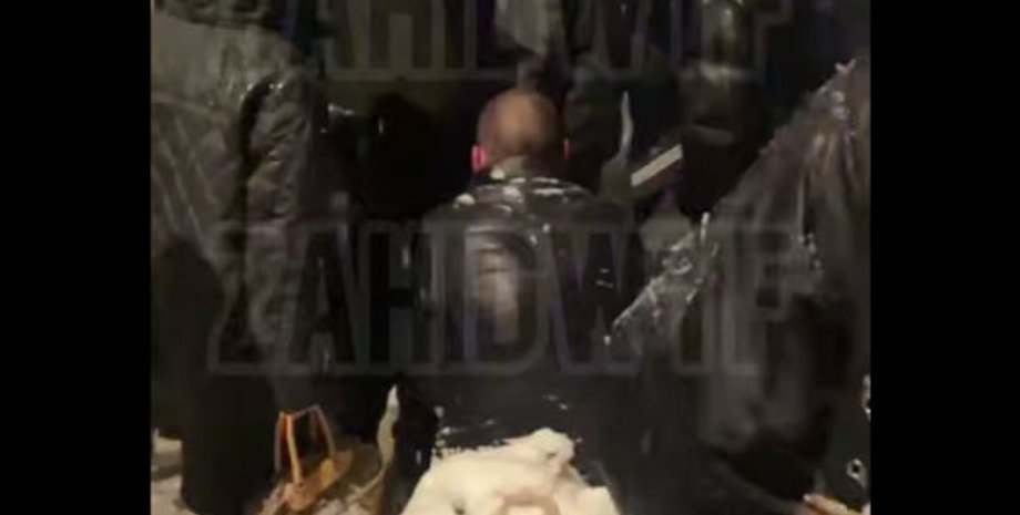 новини львова, підліток, домагання, поцілунки, наркотики, алкоголь