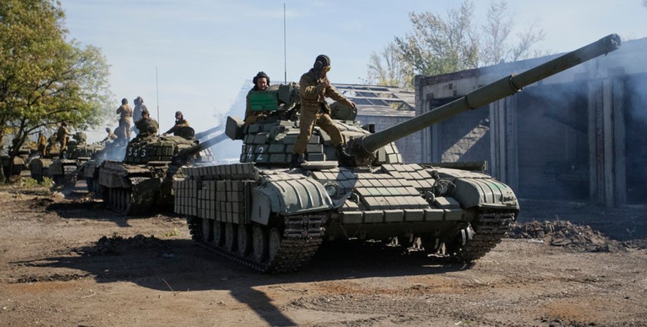 Отвод танков пророссийскими боевиками / Фото: epa