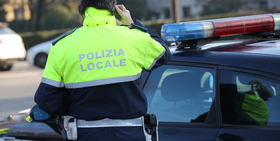 правоохранители Италии, полицейский, машина копов
