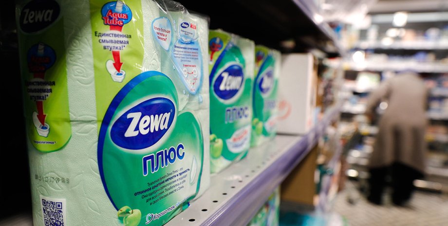 туалетная бумага Zewa, туалетная бумага, туалетная бумага в магазине, туалетная бумага на полке