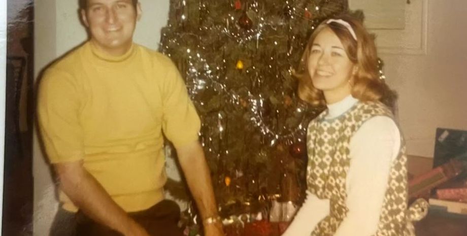 Онука знайшла таємні записки свого дідуся, що чоловік писав про стосунки зі своєю коханою дружиною