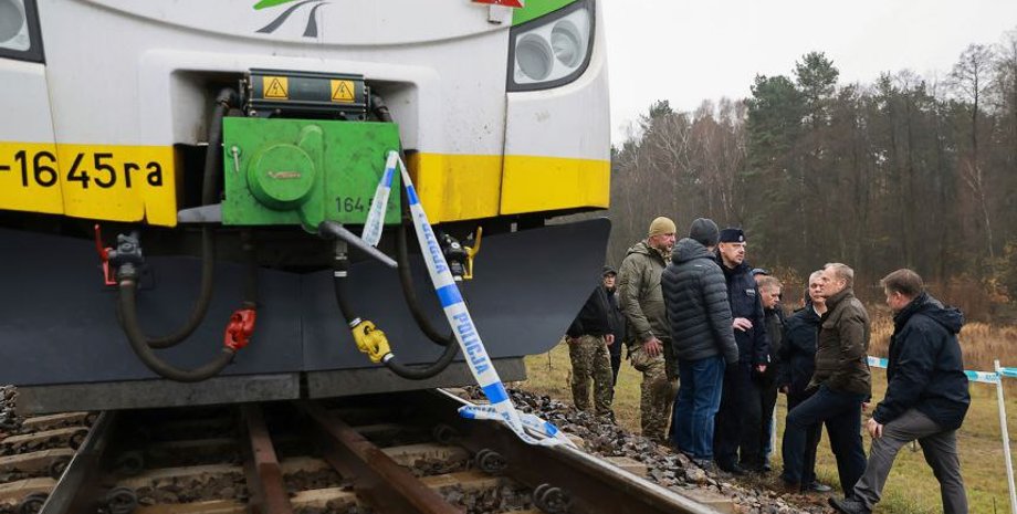прем'єр-міністр Польщі Дональд Туск на місці диверсії на залізниці