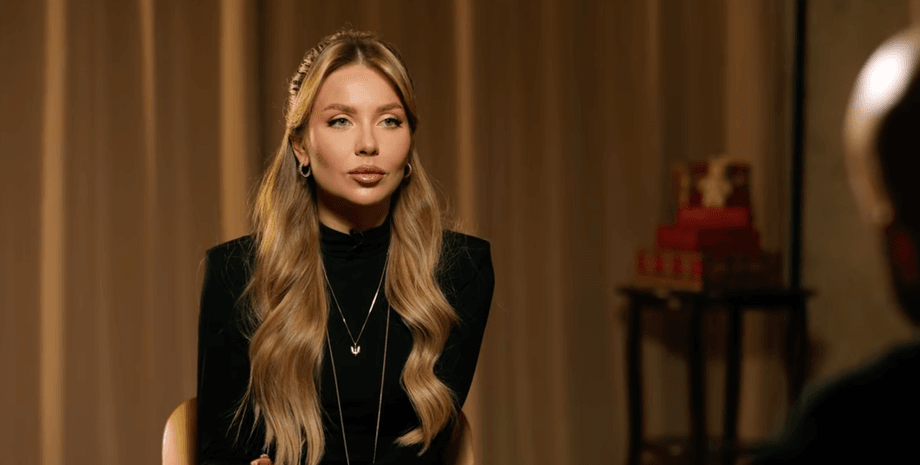 Ева Коршик объяснила свое фото с флагом так называемой лнр