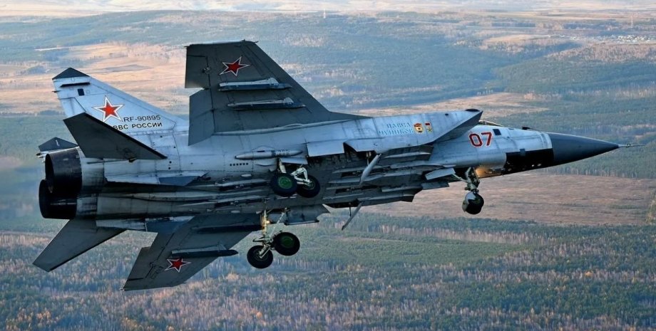 истребитель-перехватчик МиГ-31