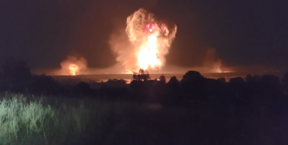 Взрыв в Торопце Торопец, война, фото