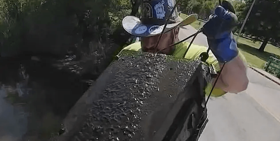 Супруги нашли сейф с деньгами, 100 тысяч долларов, рыбалка на магнит, нашли сокровище, поиск потерянных предметов, сейф в озере