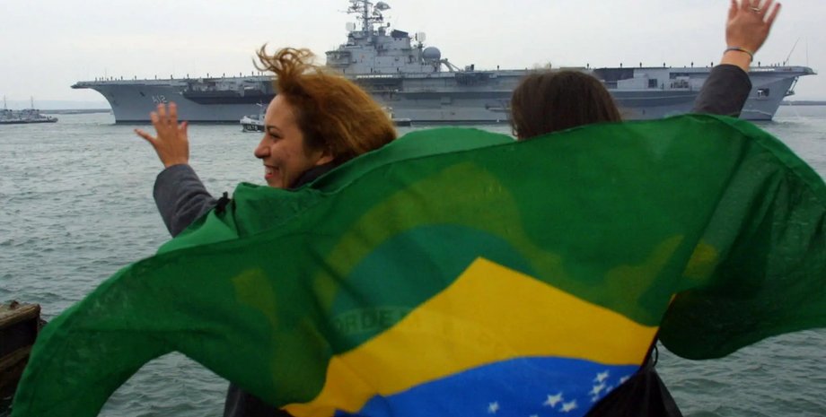 затопление бразильского авианосца