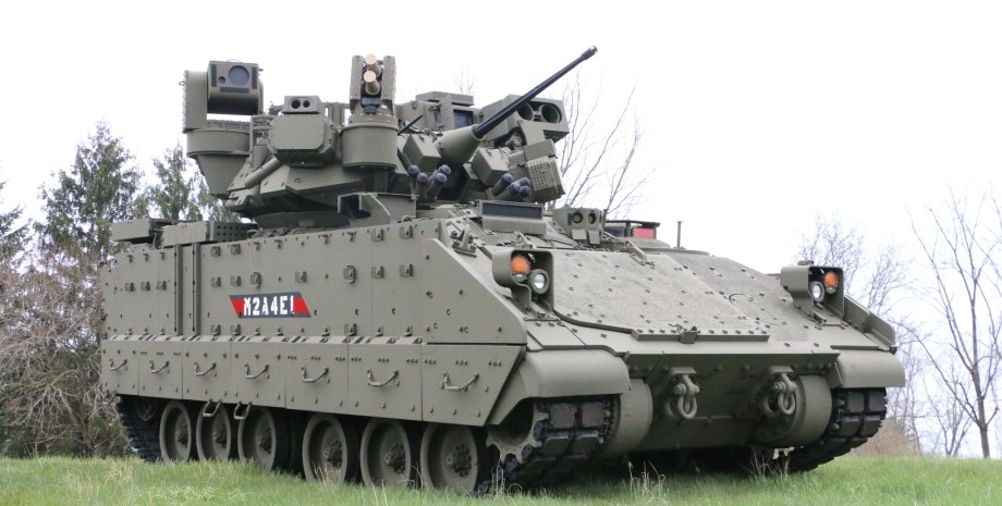 The new modernization of the Braldley infantry fighting machine has received a c...