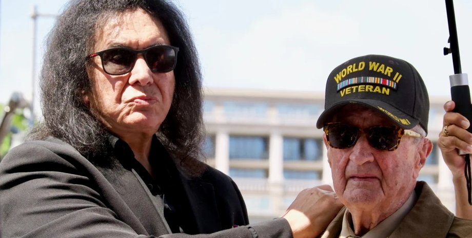 Фронтмен гурту Kiss Джин Сіммонс, хел урбан, концтабір, друга світова війна