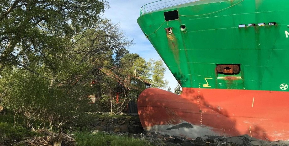 корабль на мели норвегия корабль сел на мель, норвегия, корабль в саду